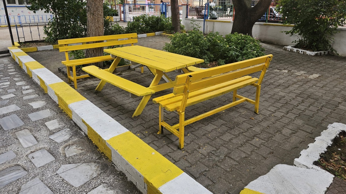 Baktıkça Güzelleşen Okul Bahçemiz :)